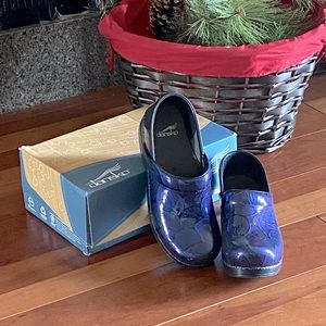 Professional work shoes/clogs